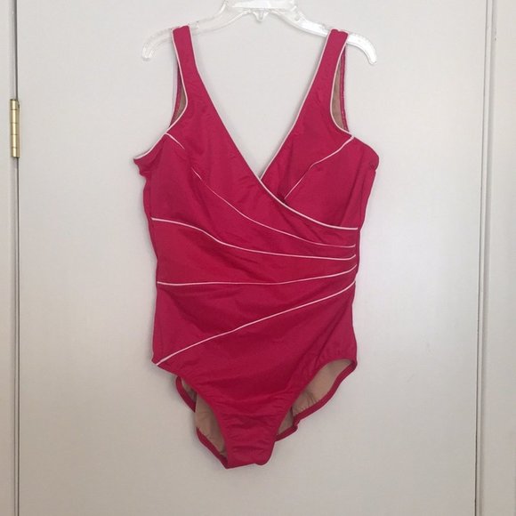 14/16/18 Miraclesuit in Red EE41 - Picture 3 of 6